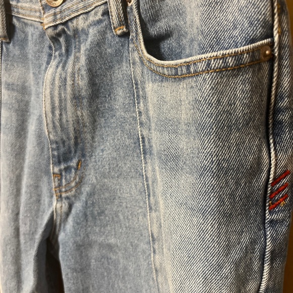 BDG Urban Outfitters Mens Blue Jeans Size 33/32* Light Wash Dad Slim Tapered Fit - Picture 3 of 6